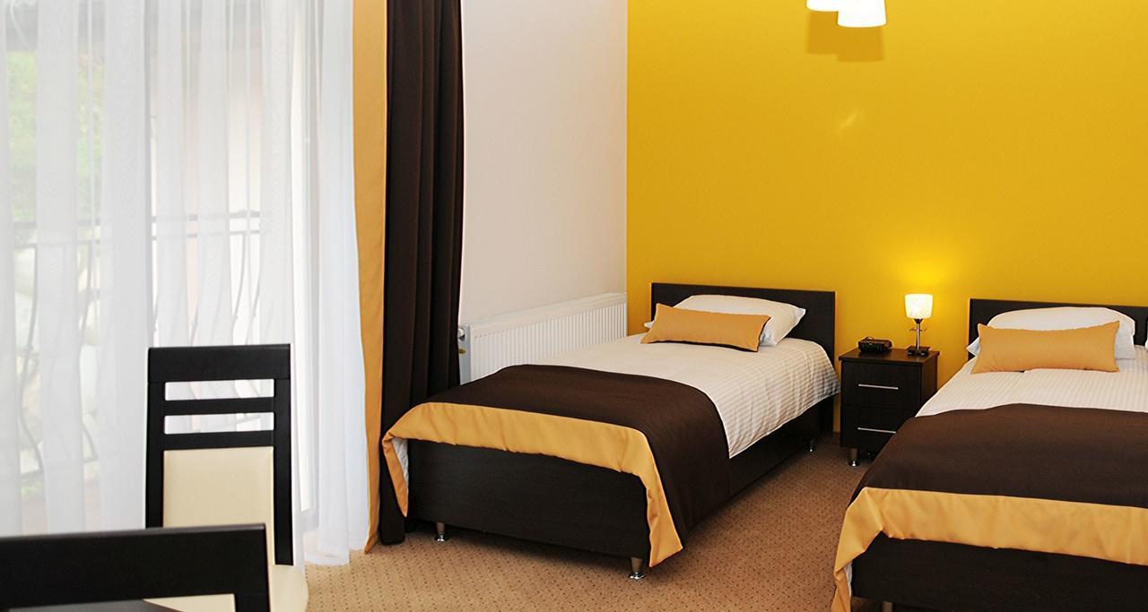 Hotel Klaudia Juszczyn Esterno foto